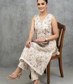 lightweight women floral printed regular kurta with trousers