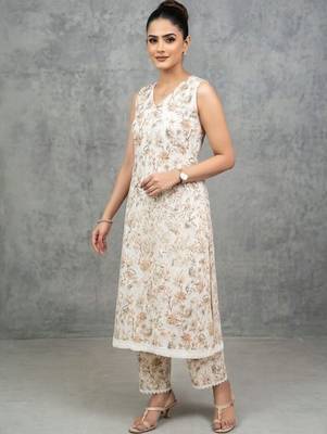 lightweight women floral printed regular kurta with trousers 4