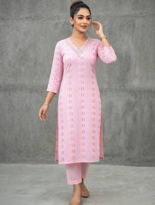 contemporary women printed regular kurta with trousers 3