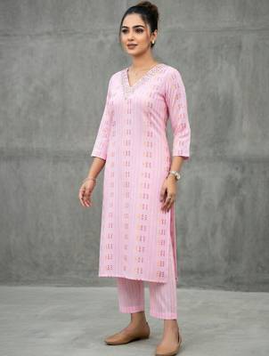 contemporary women printed regular kurta with trousers 4