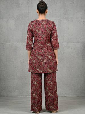 structured women paisley regular kurta with palazzos 4