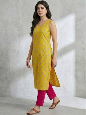 classic women floral printed regular kurta with palazzos 2