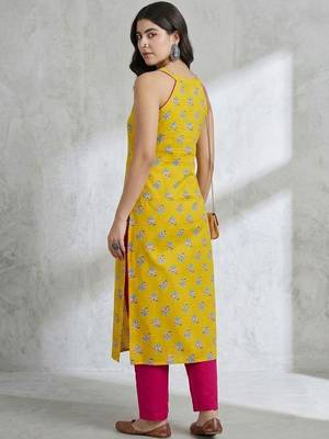 classic women floral printed regular kurta with palazzos 4