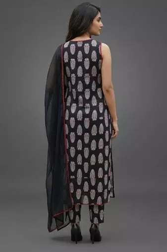 lightweight women printed regular cotton kurta with trousers & with dupatta