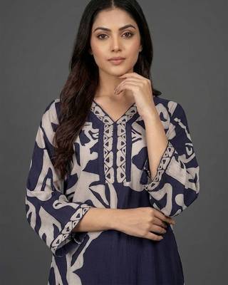 everyday women floral printed regular chanderi silk kurta with trousers 2