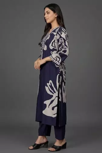 everyday women floral printed regular chanderi silk kurta with trousers