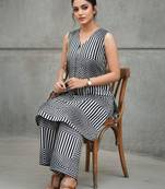 workwear women geometric printed regular kurta with trousers