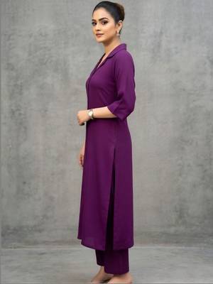 lightweight women regular silk crepe kurta with trousers 5