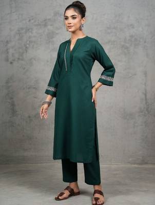 classic women embroidered regular thread work kurta with trousers 3