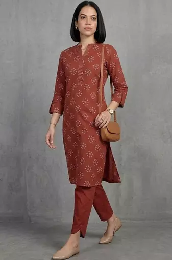 contemporary women floral printed regular kurta with trousers