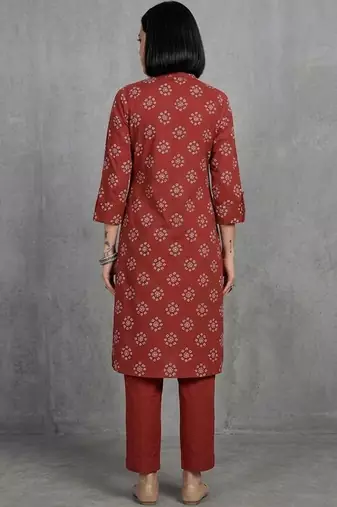 contemporary women floral printed regular kurta with trousers