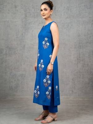 everyday women floral printed regular kurta with trousers 4