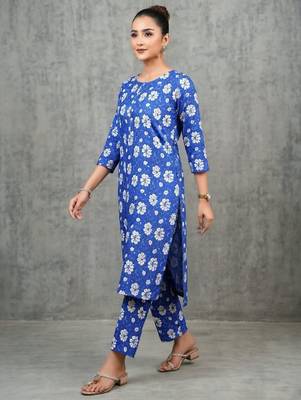 workwear women floral printed regular kurta with trousers 3