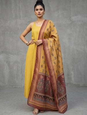 office women regular kurta with trousers & with dupatta 3