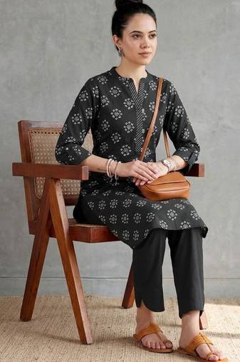 office women floral printed regular kurta with trousers
