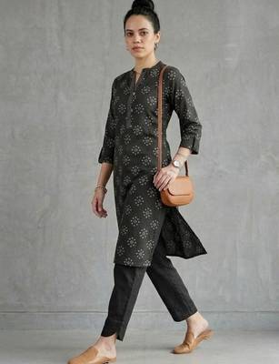 office women floral printed regular kurta with trousers 5