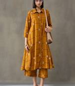 women floral printed regular cotton kurta with trousers