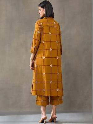 women floral printed regular cotton kurta with trousers 2