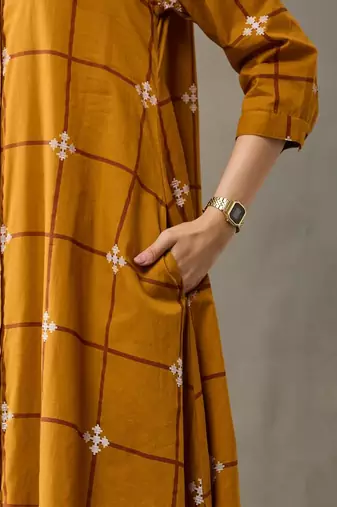 women floral printed regular cotton kurta with trousers