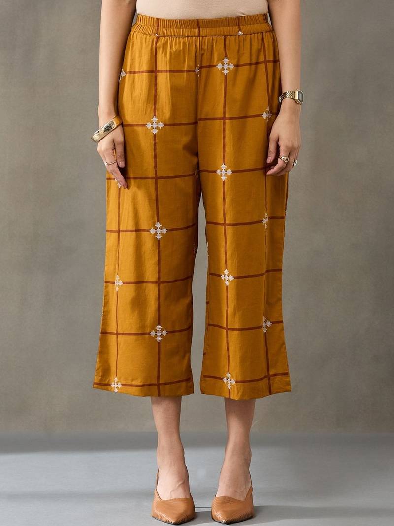 women floral printed regular cotton kurta with trousers