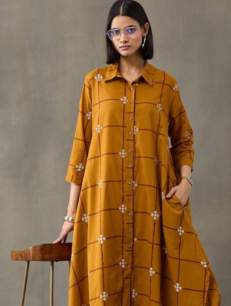 women floral printed regular cotton kurta with trousers