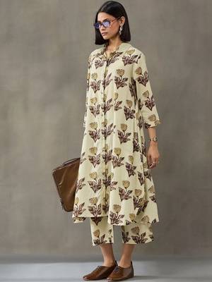 contemporary women floral printed regular cotton kurta with trousers 1