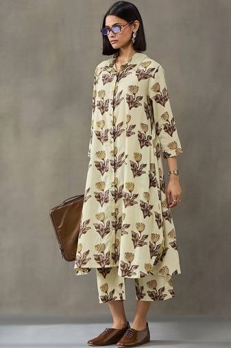 contemporary women floral printed regular cotton kurta with trousers