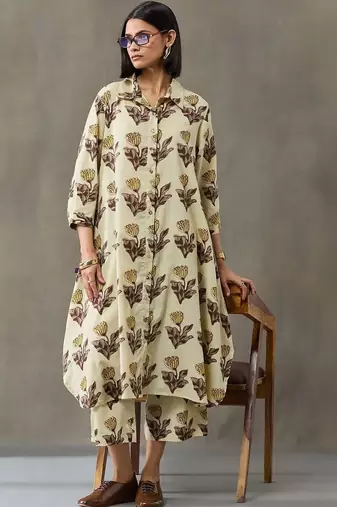 contemporary women floral printed regular cotton kurta with trousers