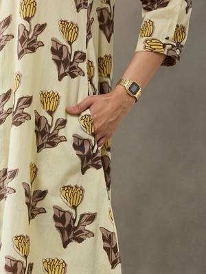 contemporary women floral printed regular cotton kurta with trousers 5