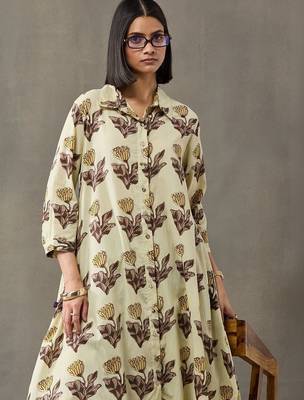 contemporary women floral printed regular cotton kurta with trousers 7