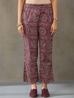 everyday women floral printed regular cotton kurta with trousers 6