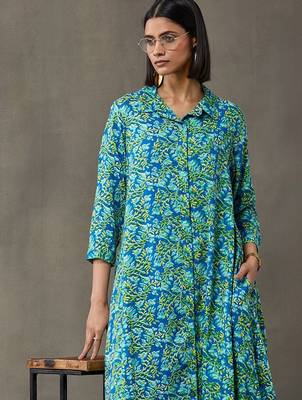 structured women floral printed regular kurta with trousers 6