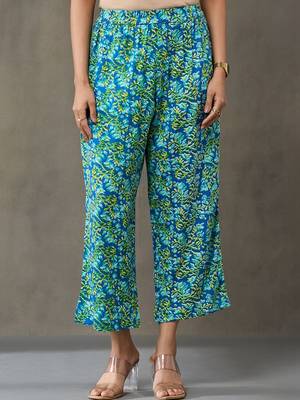 structured women floral printed regular kurta with trousers 7