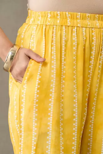 smart women floral printed regular kurta with salwar
