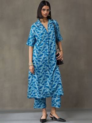 classic women floral printed regular cotton kurta with trousers 1