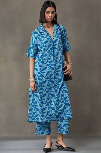 classic women floral printed regular cotton kurta with trousers