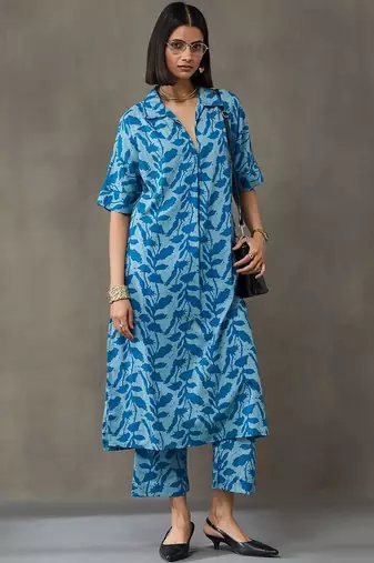 classic women floral printed regular cotton kurta with trousers