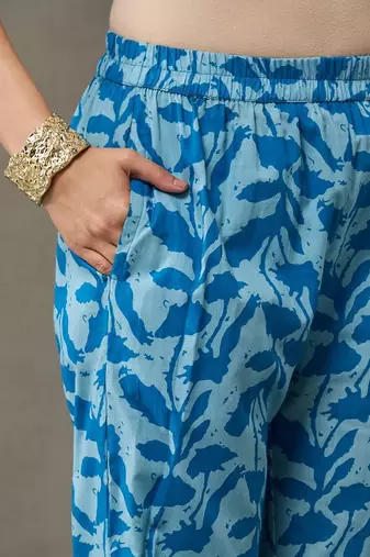 classic women floral printed regular cotton kurta with trousers