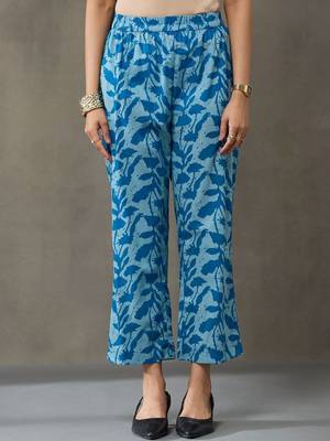 classic women floral printed regular cotton kurta with trousers 6