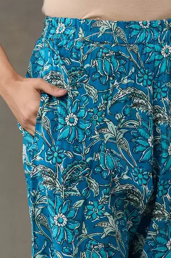 formal women floral printed regular kurta with trousers