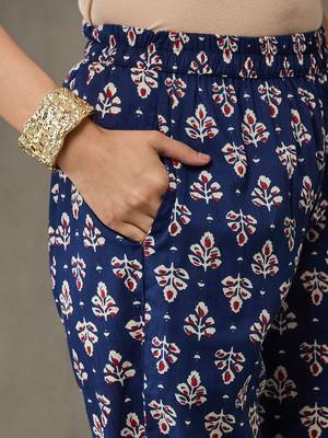 workwear women floral printed regular cotton kurta with trousers 4
