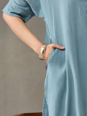 formal women embroidered regular thread work kurta with trousers 5