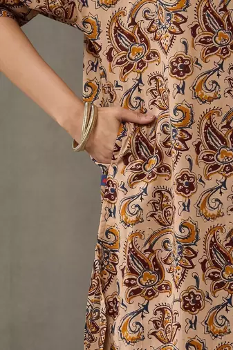 lightweight women floral printed regular cotton kurta with trousers