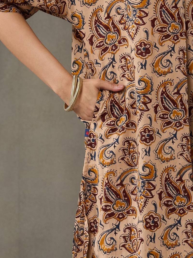 lightweight women floral printed regular cotton kurta with trousers