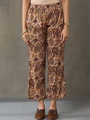 lightweight women floral printed regular cotton kurta with trousers 6