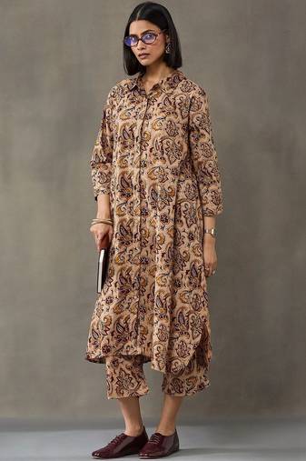 classic women floral printed regular cotton kurta with trousers
