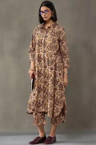 classic women floral printed regular cotton kurta with trousers