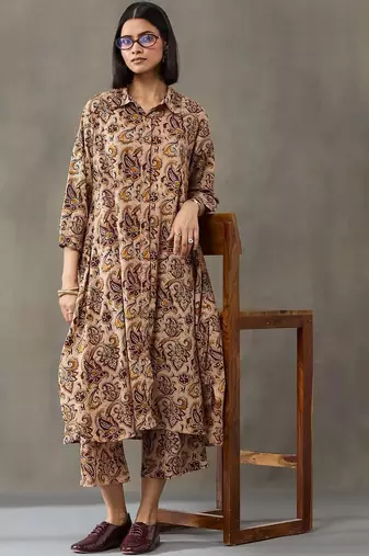 classic women floral printed regular cotton kurta with trousers