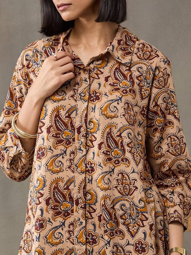 classic women floral printed regular cotton kurta with trousers