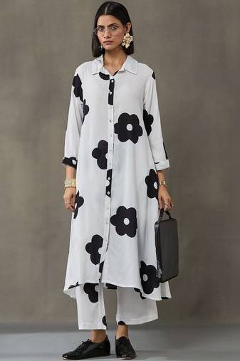 lightweight women floral printed regular kurta with trousers
